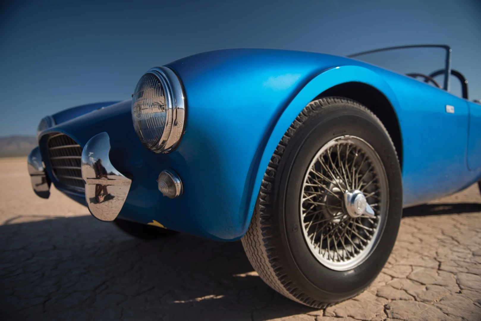 The CSX 2000 has wire wheels