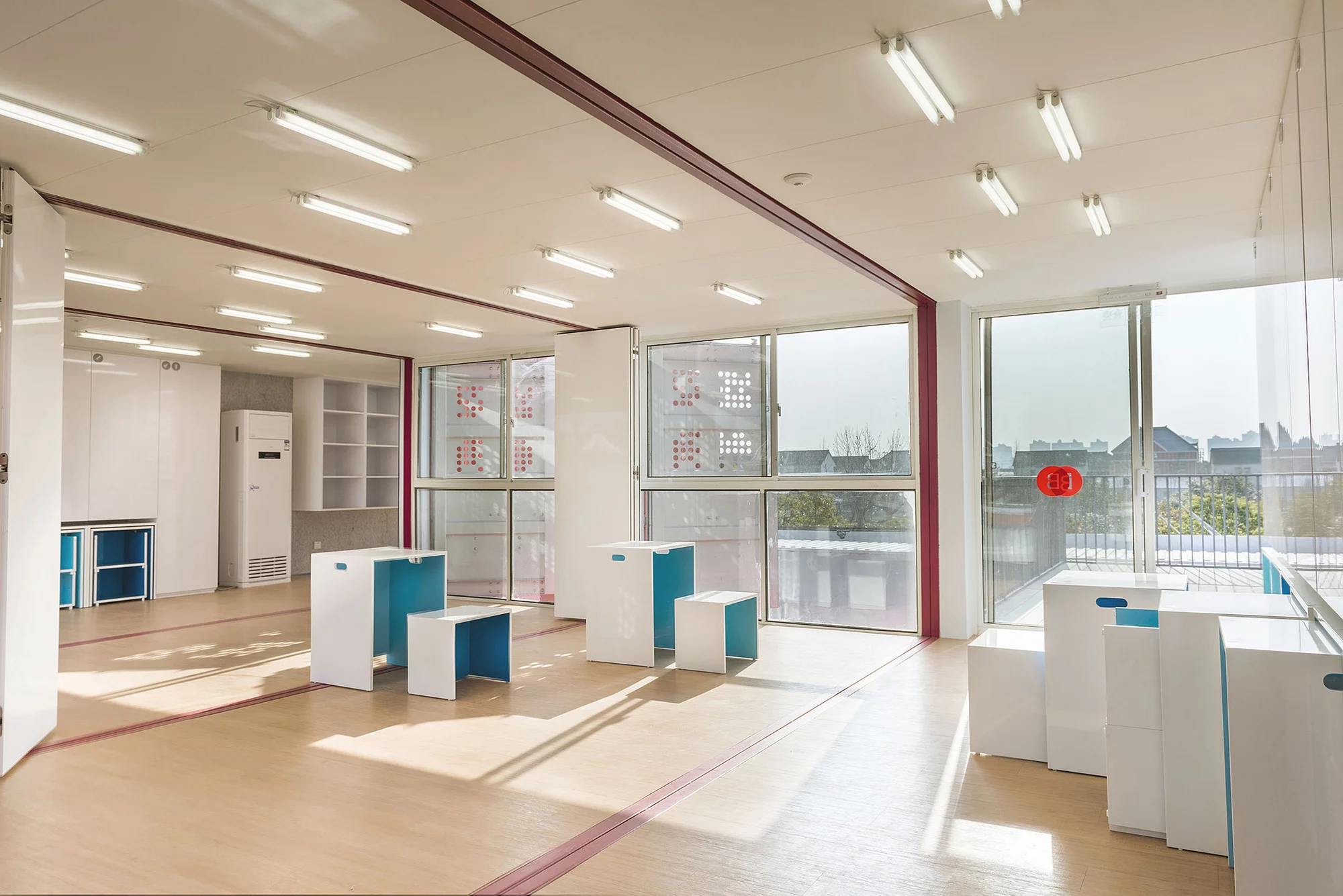 The container doors were drilled with small holes in order to allow light to filter across the floor during suitable weather (Photo: Marco Jacobs)