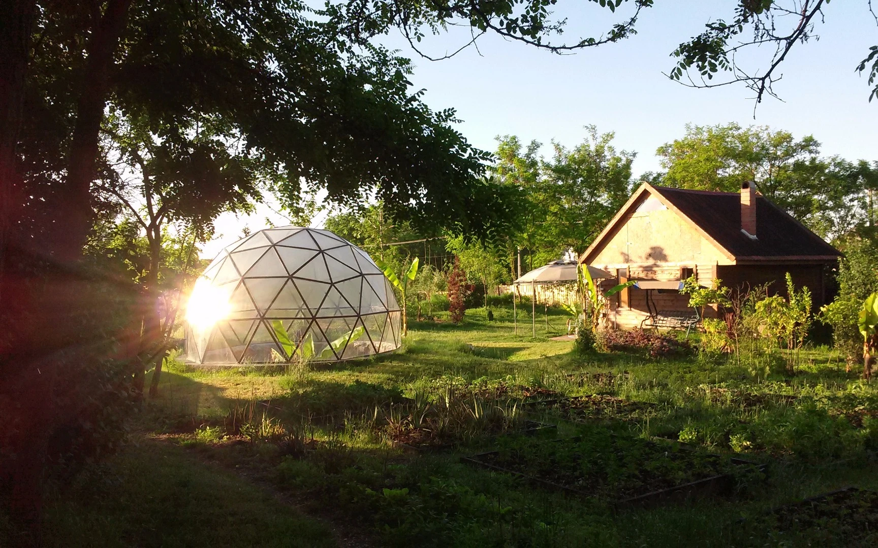 Biodomes says that its homes can handle earthquakes up to 8.5 on the Richter scale