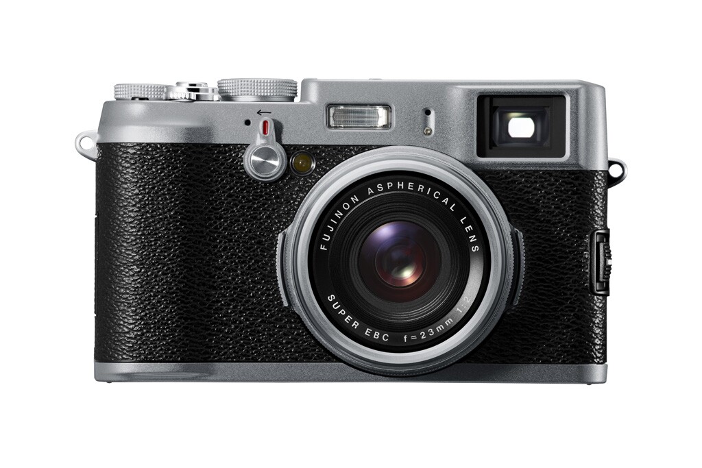 The X100 can record 720p high definition movies which, when using the aperture priority setting, can take advantage of the soft, defocused background effect
