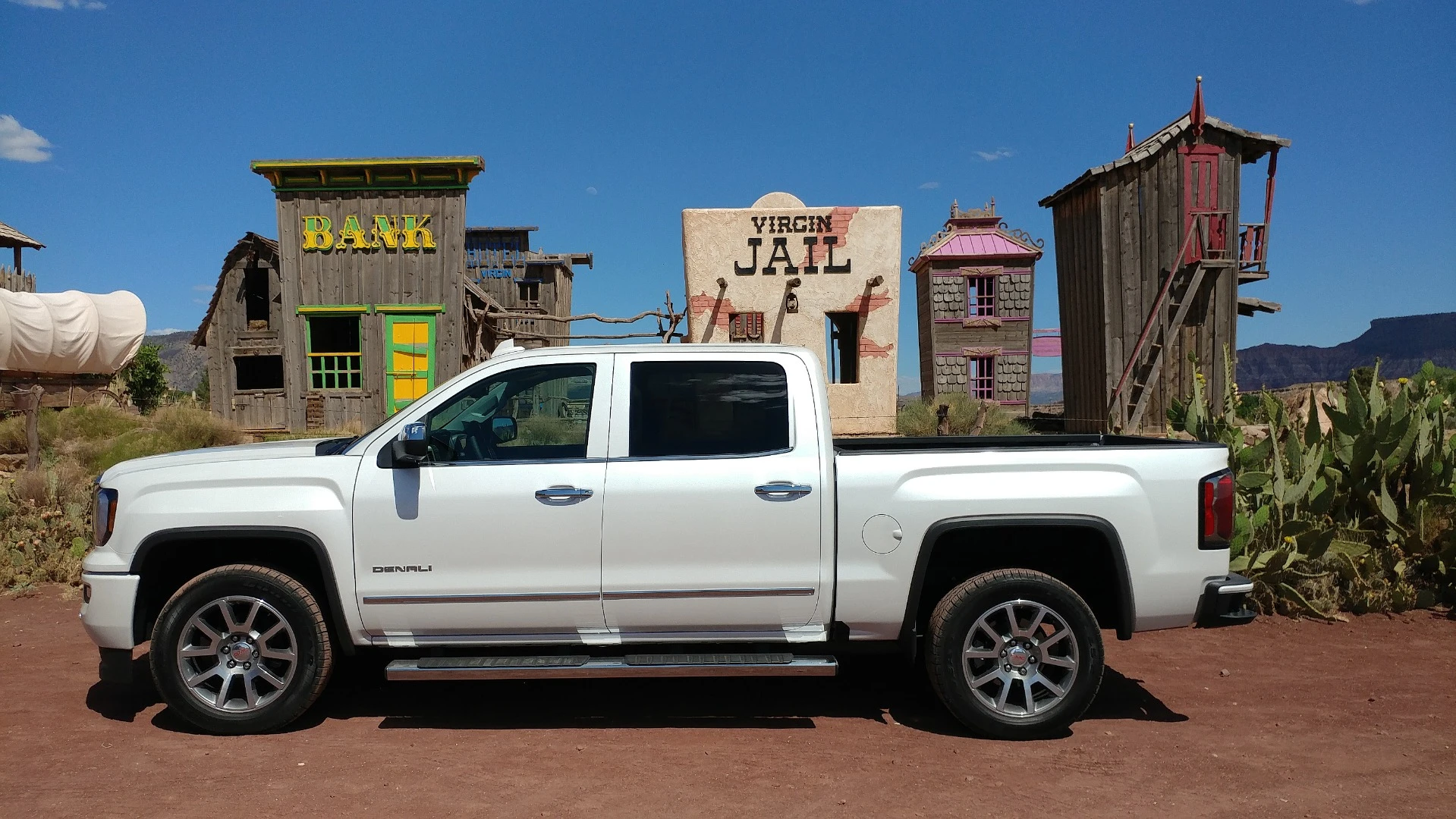 Coming out of Zion Canyon, we stopped at a facade town in front of a tourist trap, complete with a faux jail, a $1 petting zoo, and sarsaparilla