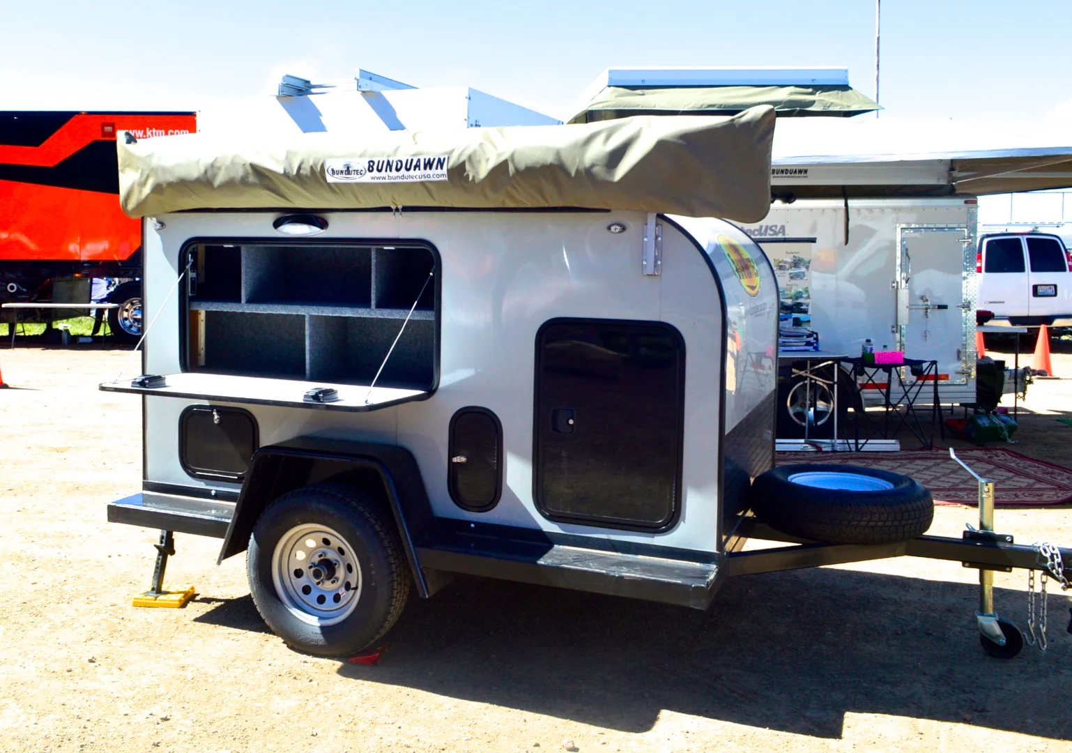 The BundutecUSA Trekken, a super-simple, lightweight semi-teardrop-style expedition trailer, was one of the creations on display at Overland Expo 2016