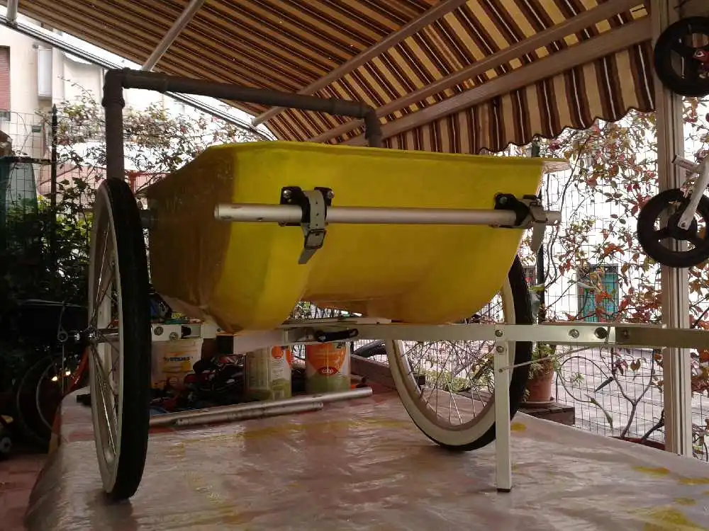 When equipped with the available 20-in bike wheels, the Armadillo EVS becomes a bike trailer