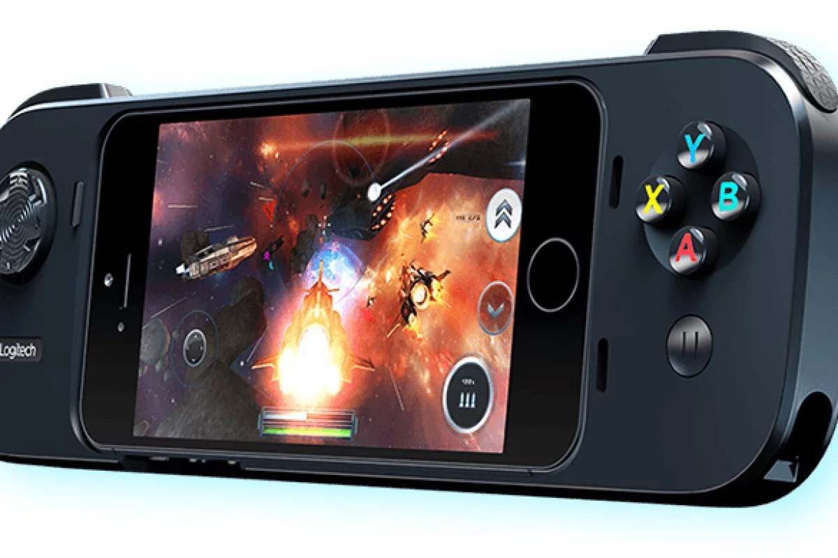 Logitech's PowerShell Controller + Battery brings conventional games controls and extended battery life to iPhone and iPod touch