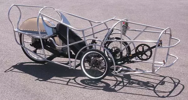 It has a 1,200-watt hub motor in its rear wheel, which is powered by a 48-volt 20-Ah lithium-iron-phosphate battery pack located beneath the seat