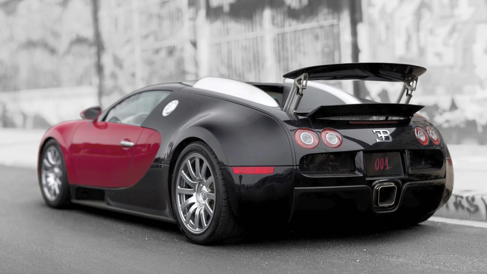 This 2006 Bugatti Veyron 16.4 "001" is estimated to sell for between $1,800,000 and $2,400,000