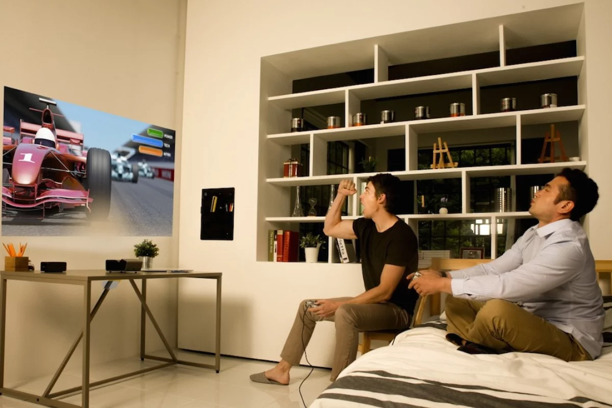 LG has announced two new battery-powered portable projectors, the PH450U and the PH150G