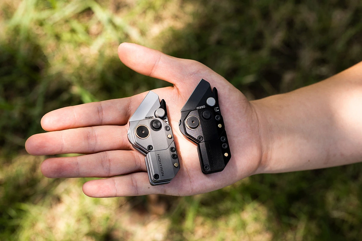 The mini blade is perfect for precise trimming and cutting work, and can pair with just the middle section or tail section