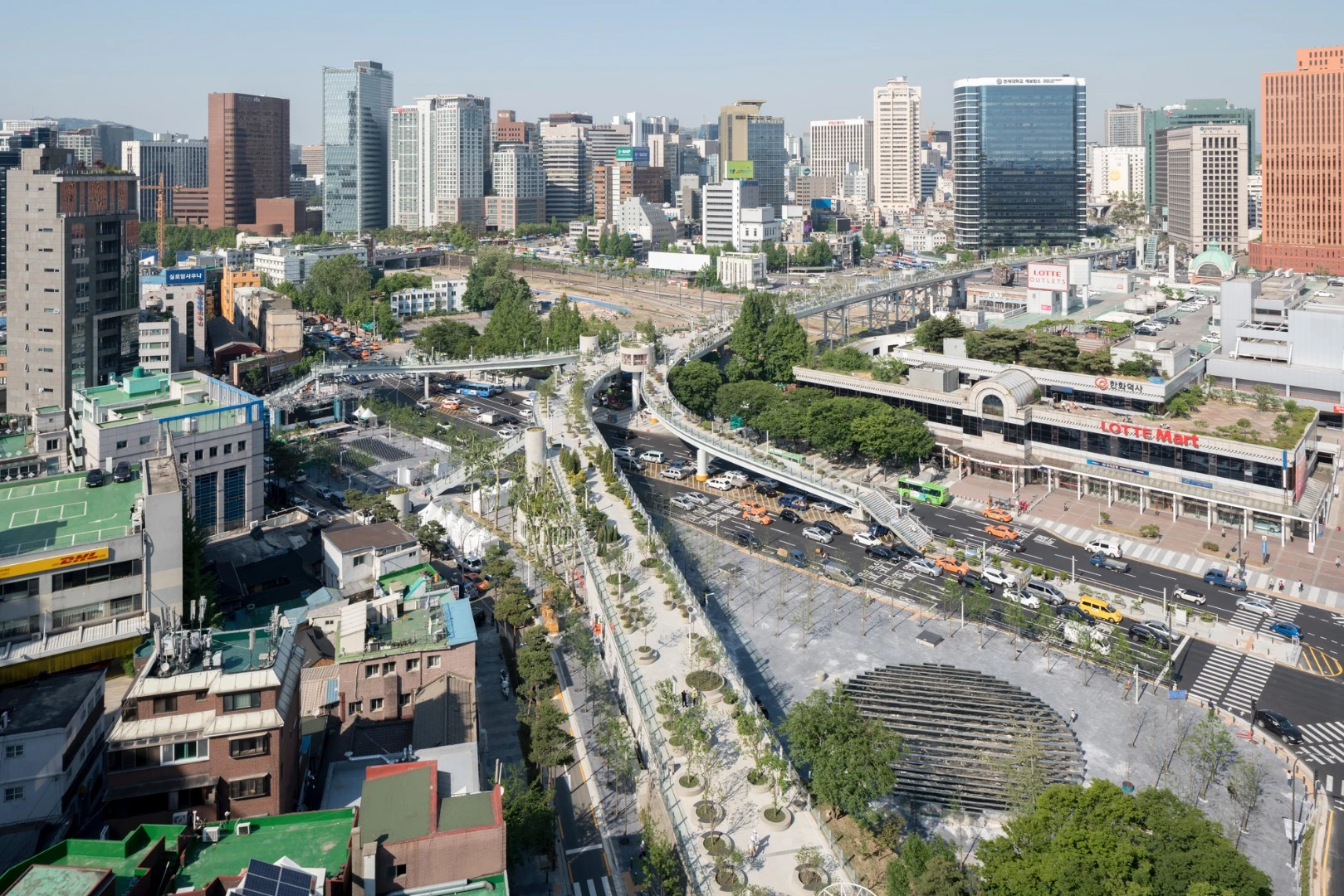 Rather than just leave the former highway as a kind of marooned walkway, MVRDV sensibly added a network of bridges and stairs