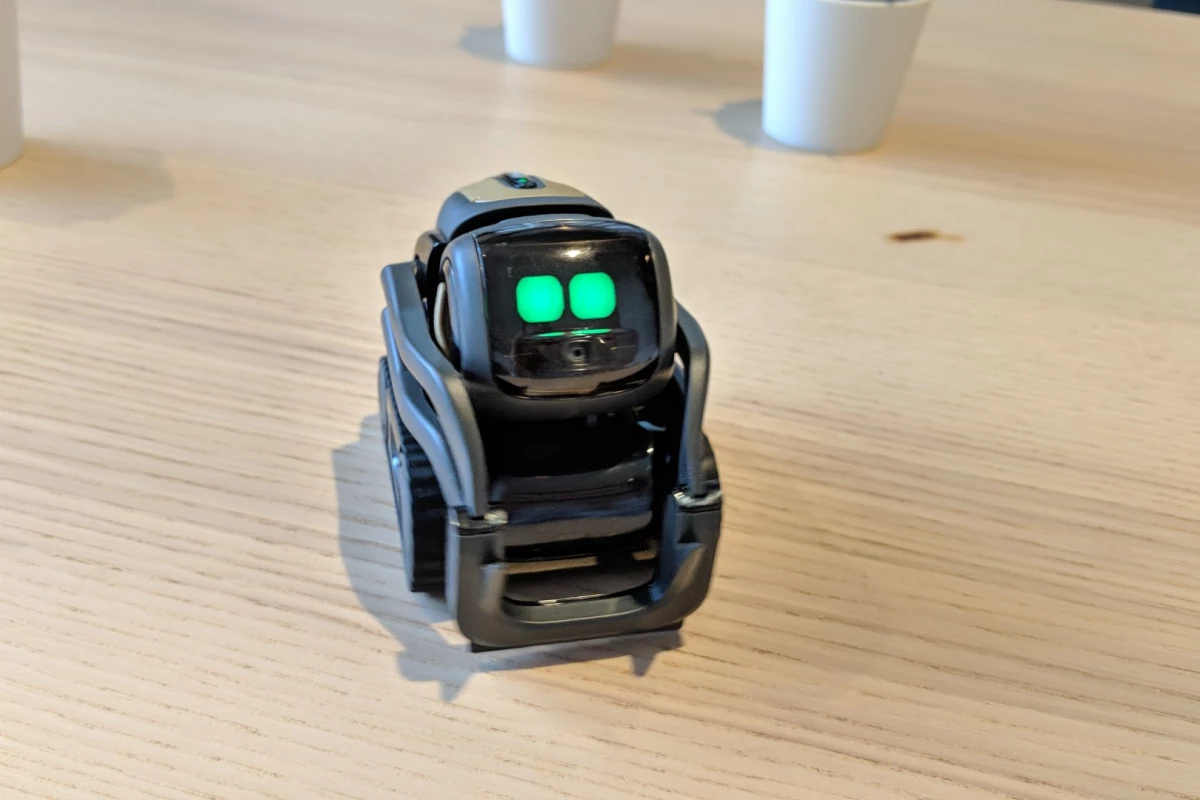 Hands On With Vector Anki S New Emotive Home Assistant Robot