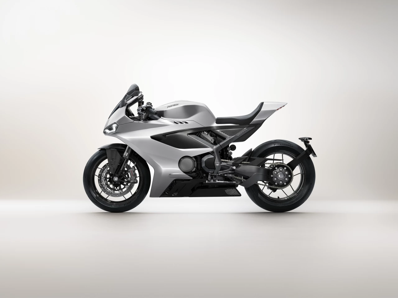 The Manx R weighs only 450 lb (204 kg), and you get an impressive power-to-weight ratio of 0.458 hp/lb