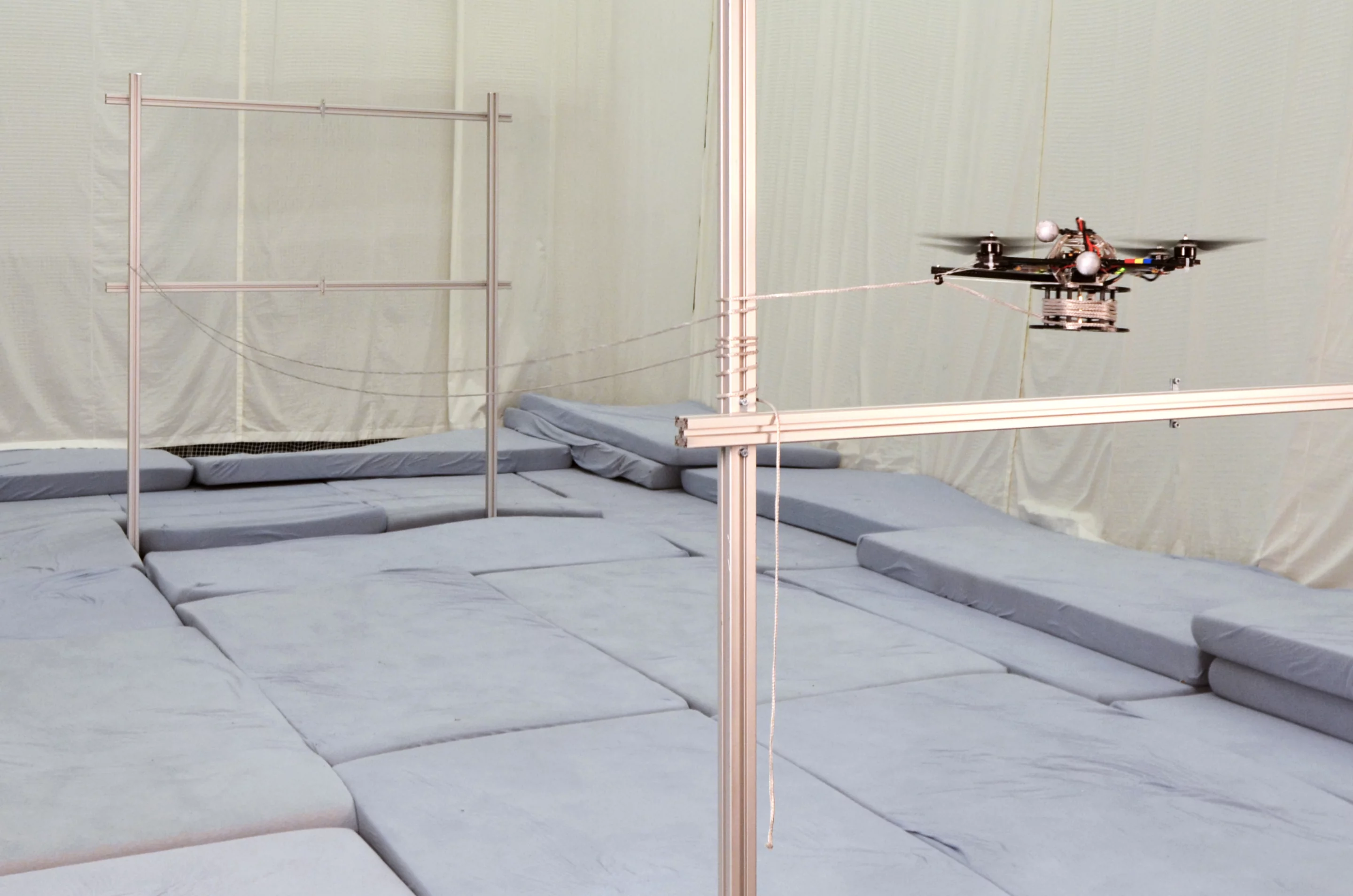 Researchers at ETH Zurich are investigating how drones could be used to build tensile structures (Photo: Professorship for Architecture and Digital Fabrication, ETH Zurich and Institute for Dynamic Systems and Control, ETH Zurich)