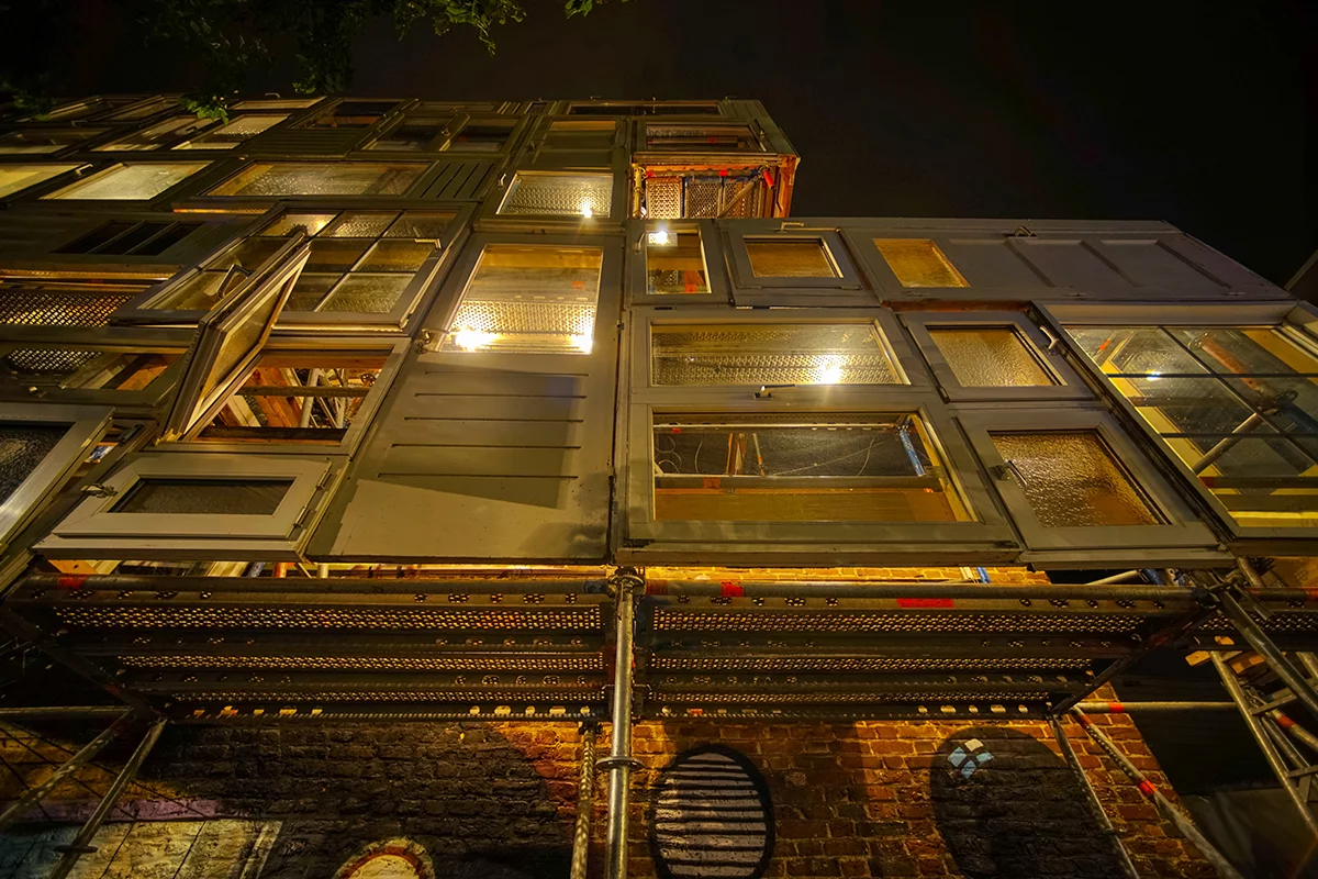 The Bow-House lit at night (Photo: Laurent Clement)