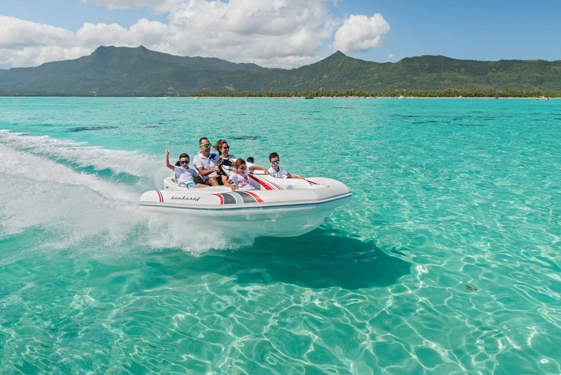 The Seakart 335 is said to be easy to operate and handle and is capable of towing a wakeboard or water ski