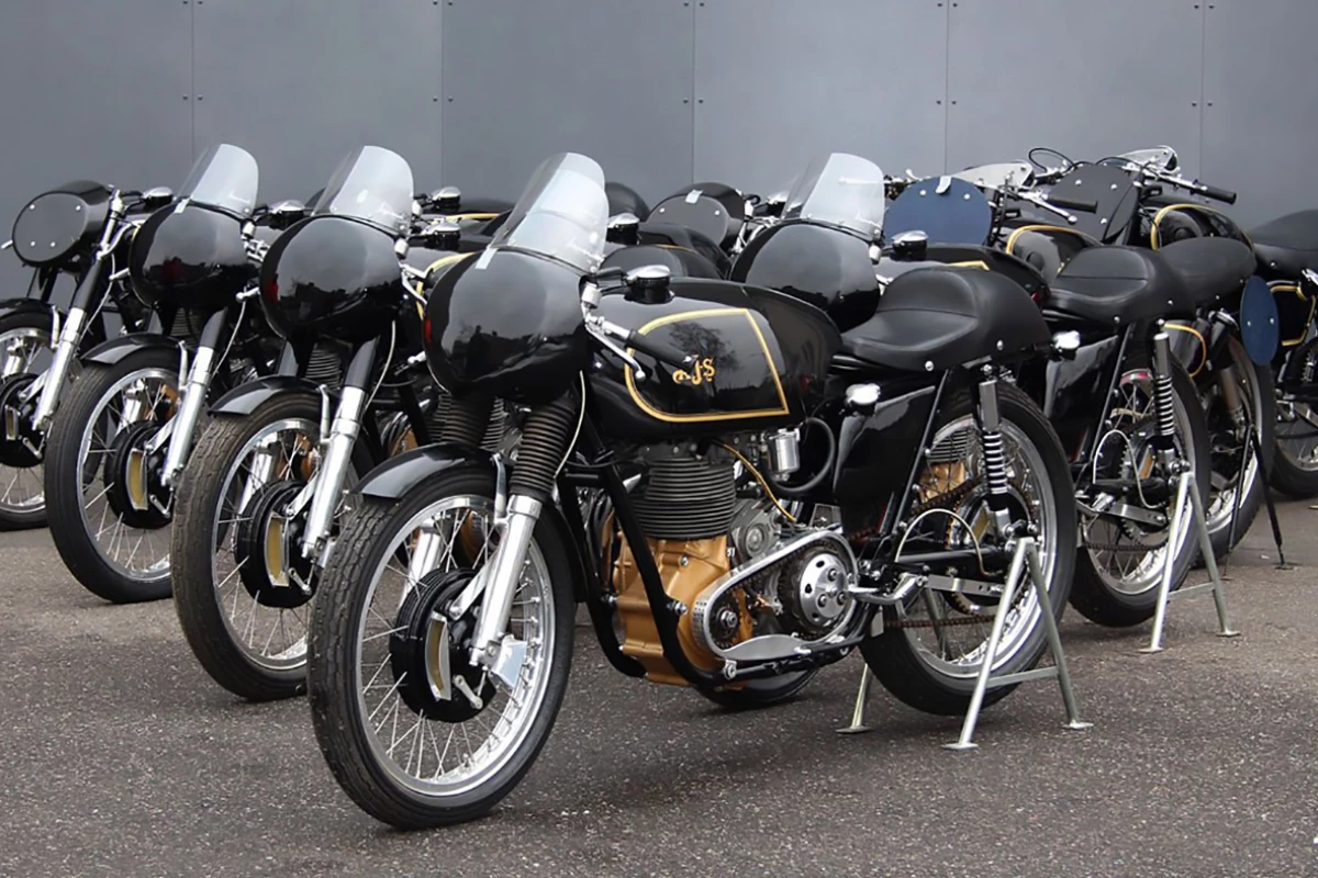 Bernard Guérin's Collection of 10 AJS racing motorcycles on the Movendi web site.