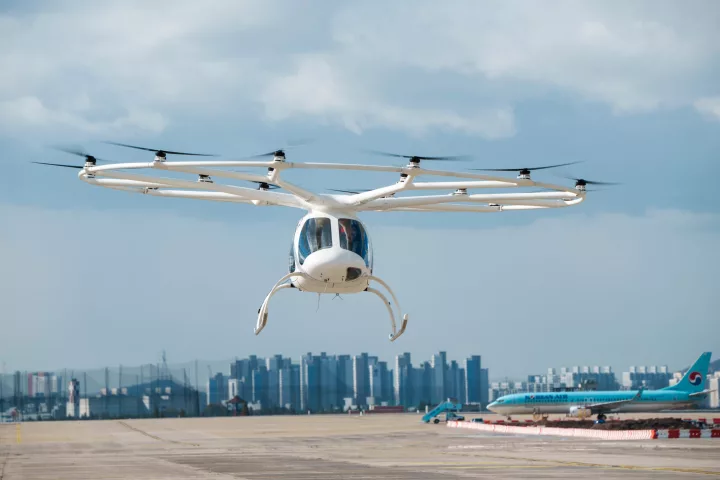 The Volocopter 2X covered around 3 km (1.86 miles) in its test flight over Gimpo International Airport in Seoul