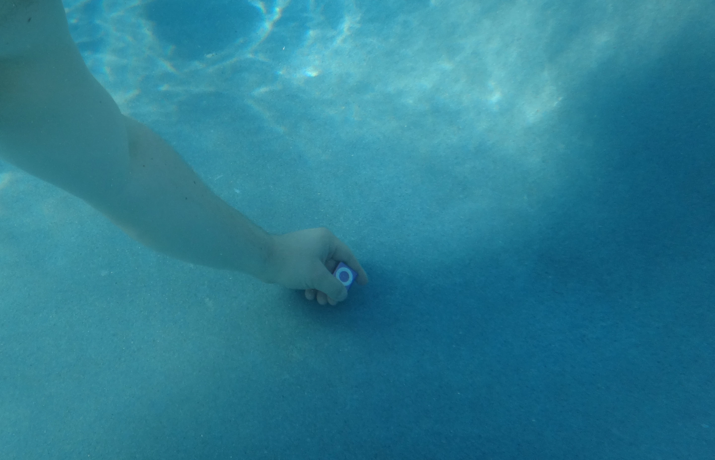 According to the manufacturer, the waterproof iPod can withstand depths up to 200 ft (approx. 70 m)