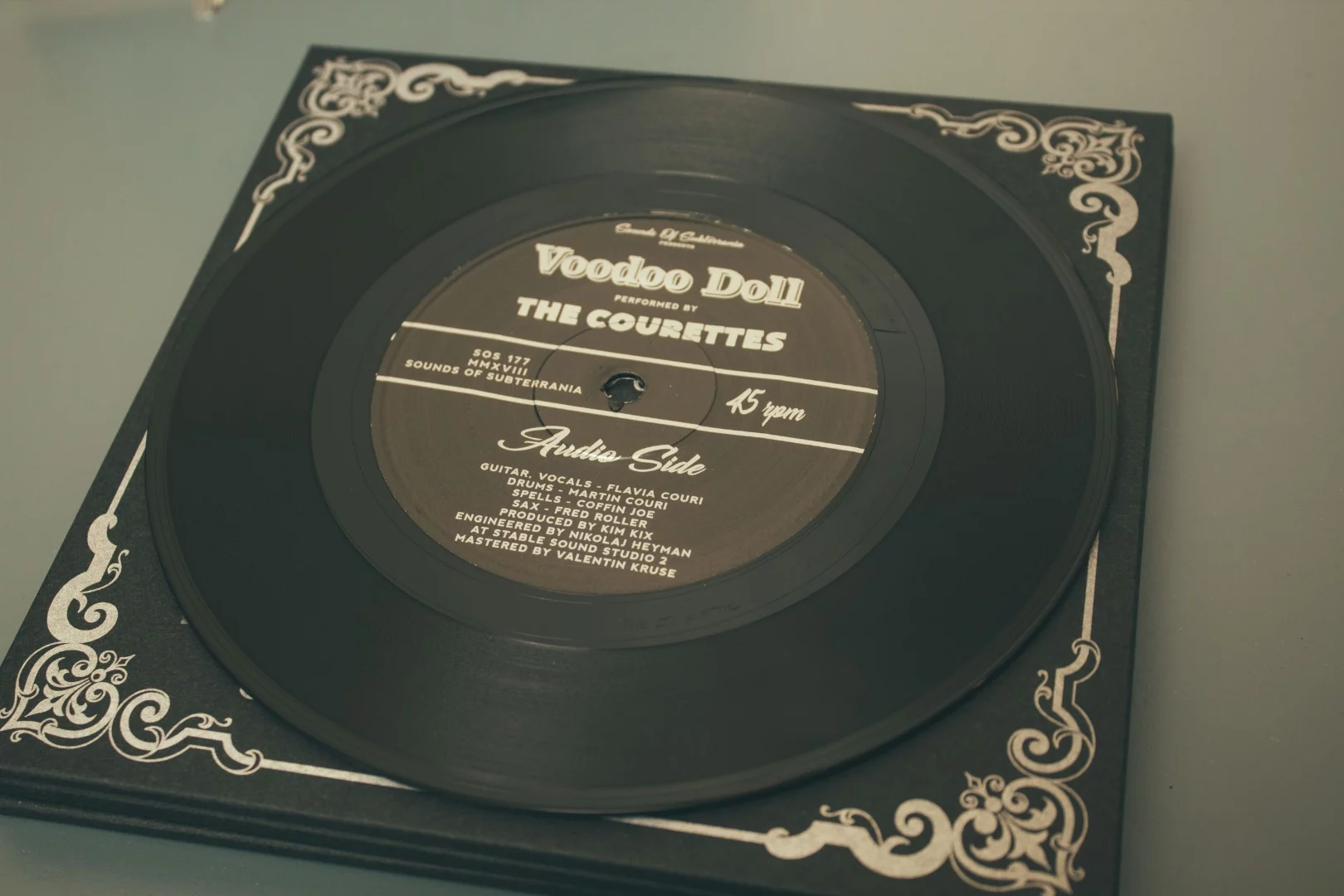 It looks like a normal vinyl record, but this VinylVideo disc has moving pictures embedded in the grooves too