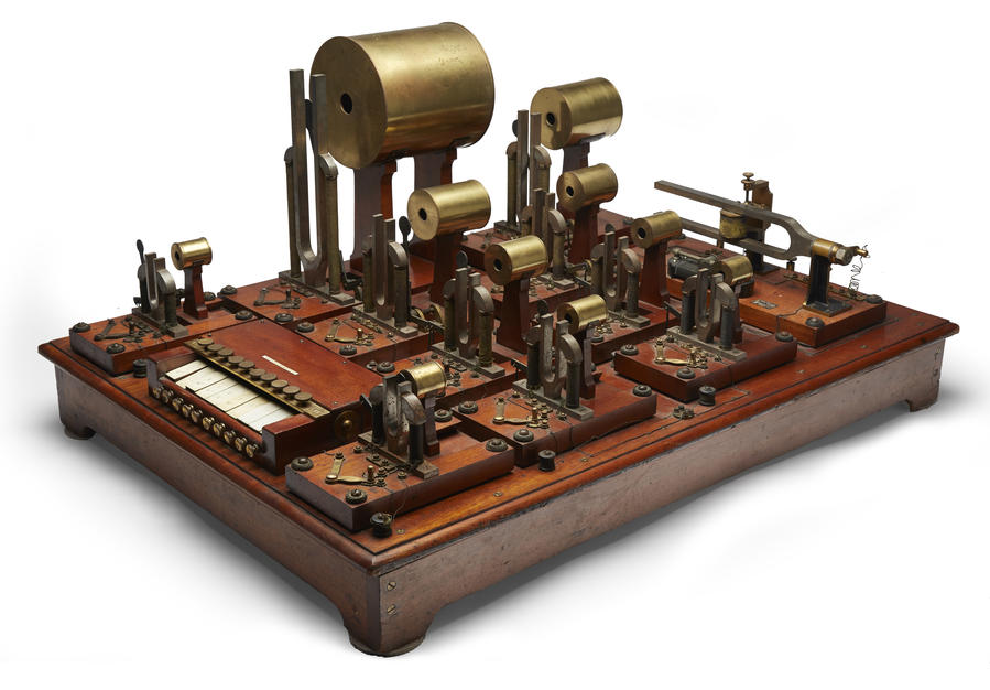 The Helmholtz Sound Synthesizer, claimed to be the world's first electric keyboard