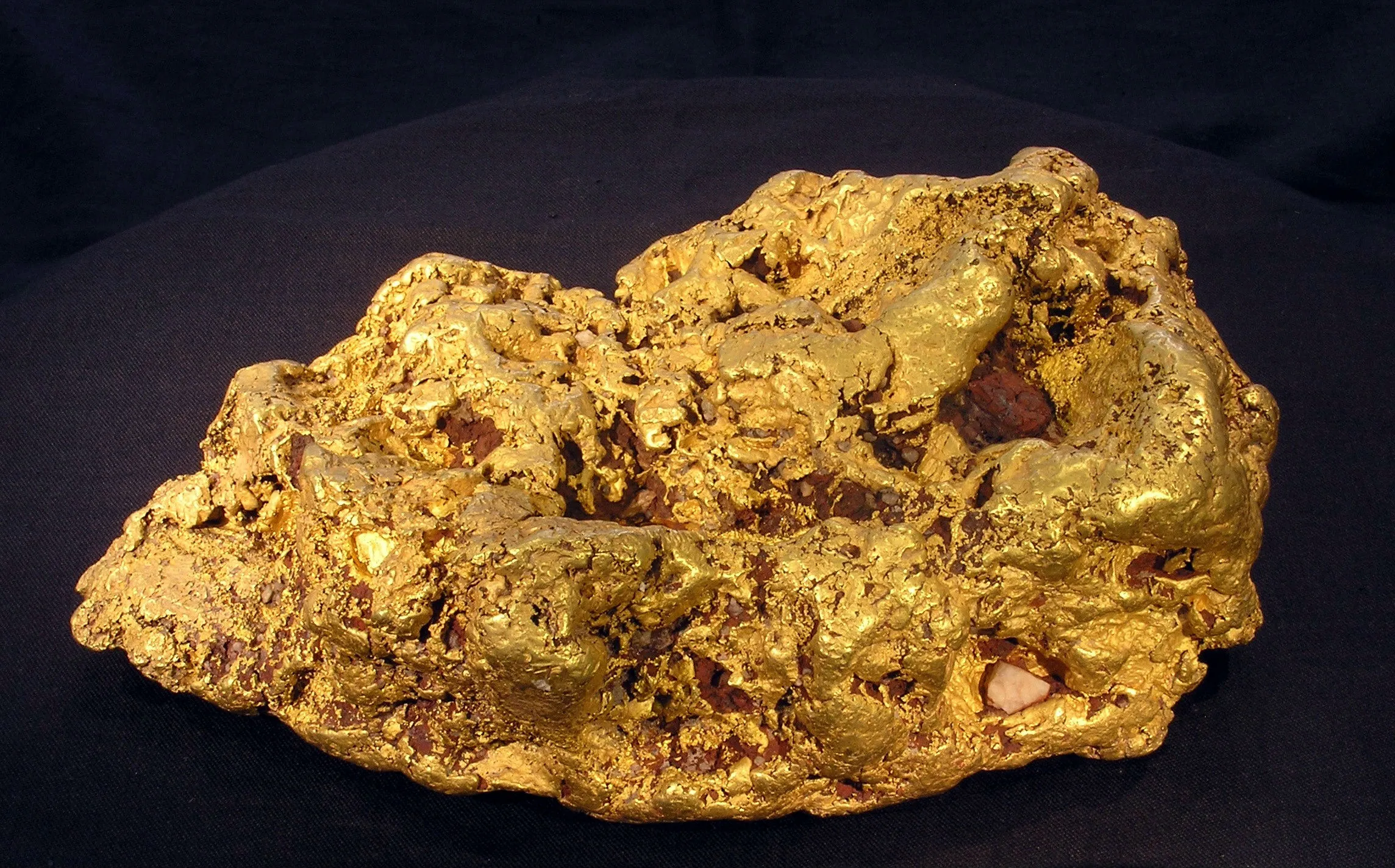 X-rays can be used to detect pieces of gold somewhat smaller than this monster