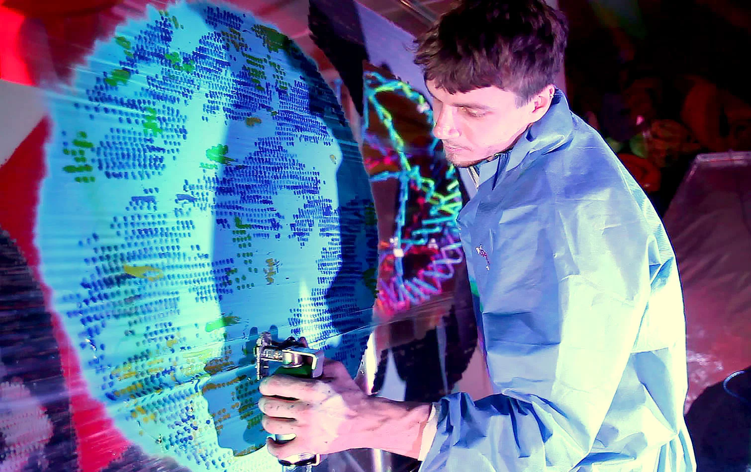 The system comprises a handheld printer and an accompanying smartphone app