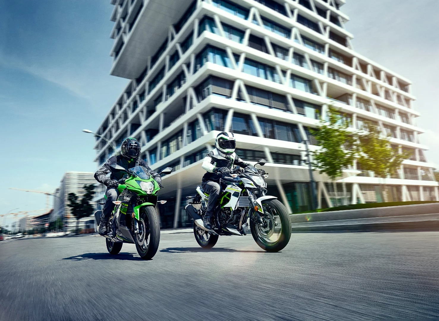 The 2019 Kawasaki Z125 (right) and Ninja 125 (left) in action