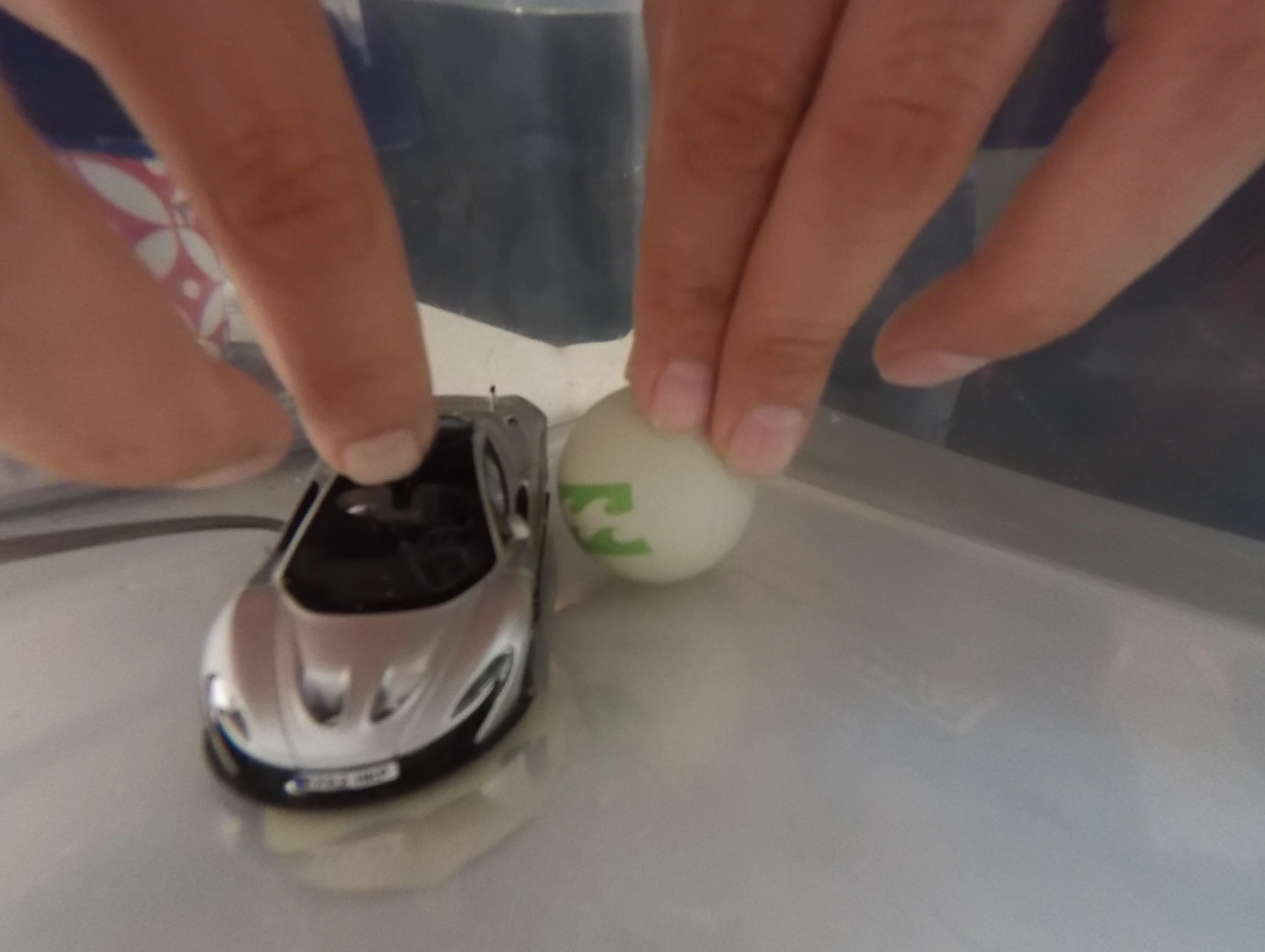 The camera is waterproof and can be submerged in up to 1 m (3.3 ft) of water (Photo: Nick Lavars/Gizmag.com)