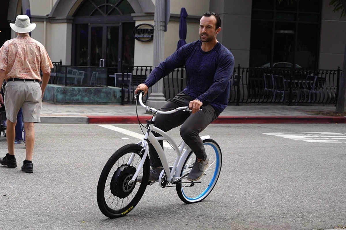 The EZ Wheelie comes with no strings or wires attached