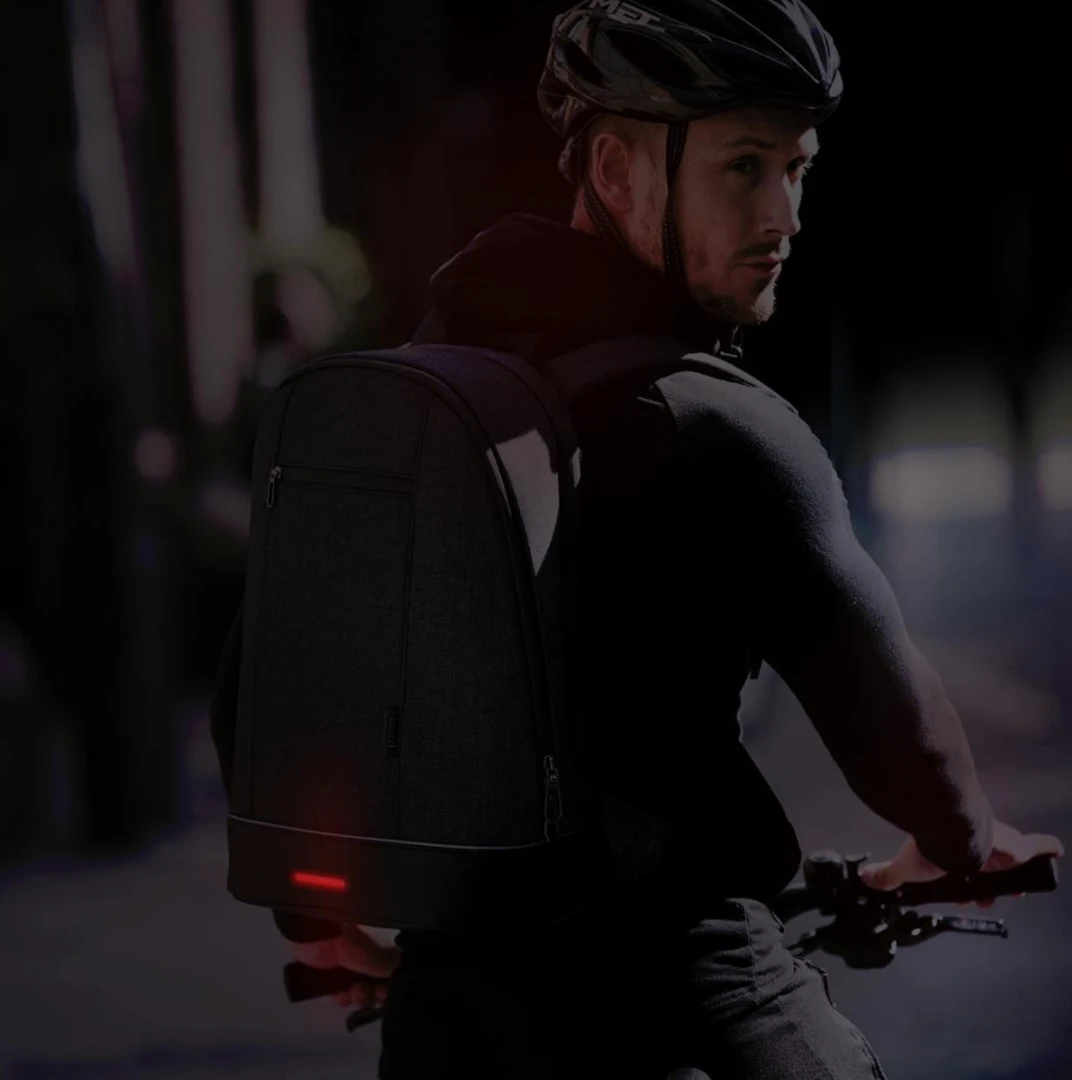 External lighting on the Agazzi Pro backpack