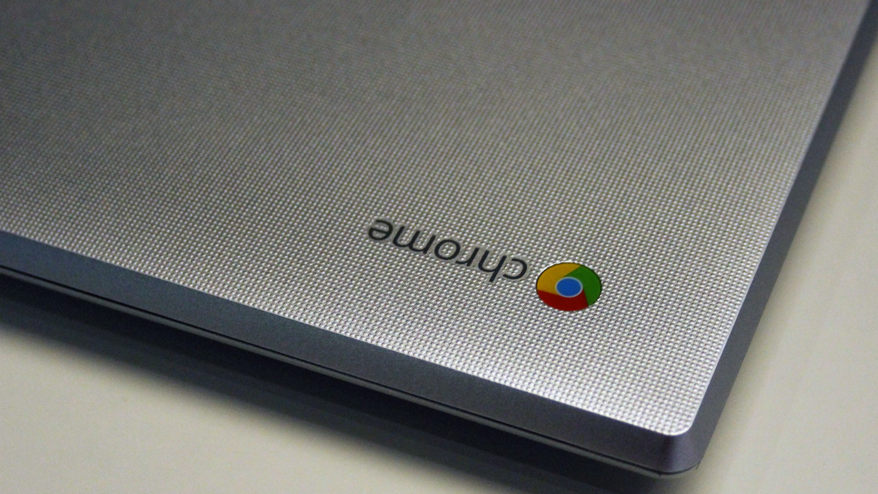 Toshiba's Chromebook 2 features a silver textured resin lid (Photo: Gizmag.com)