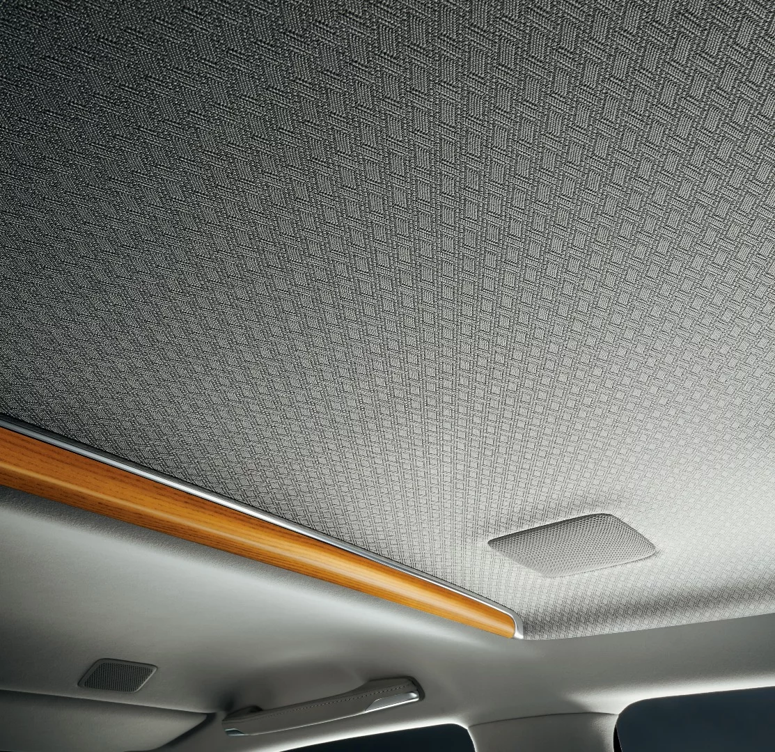 A new slanting lattice motif for the headliner