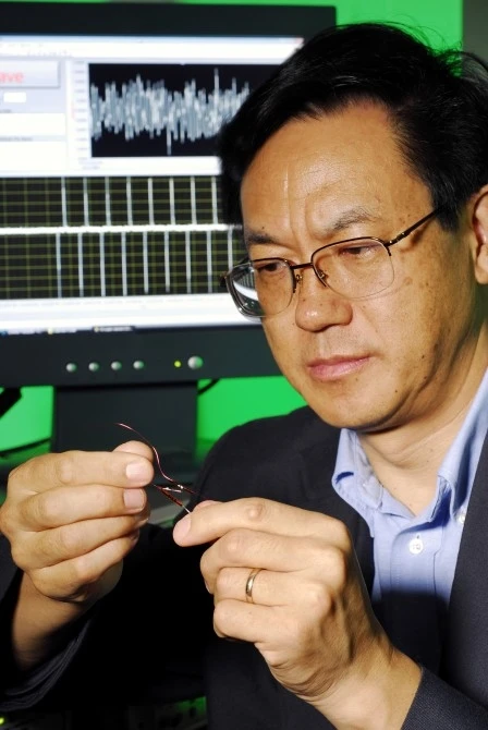 Professor Zhong Lin Wang and the prototype