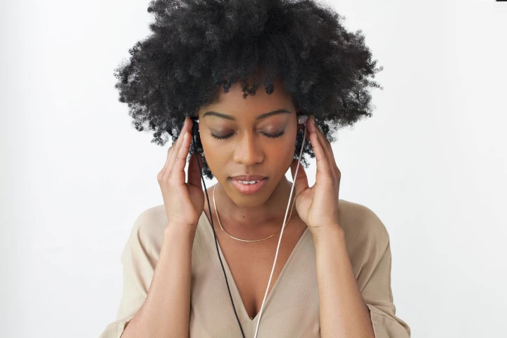 Even's earphones feature embedded software that provides a self-administered test to measure one's ability to hear