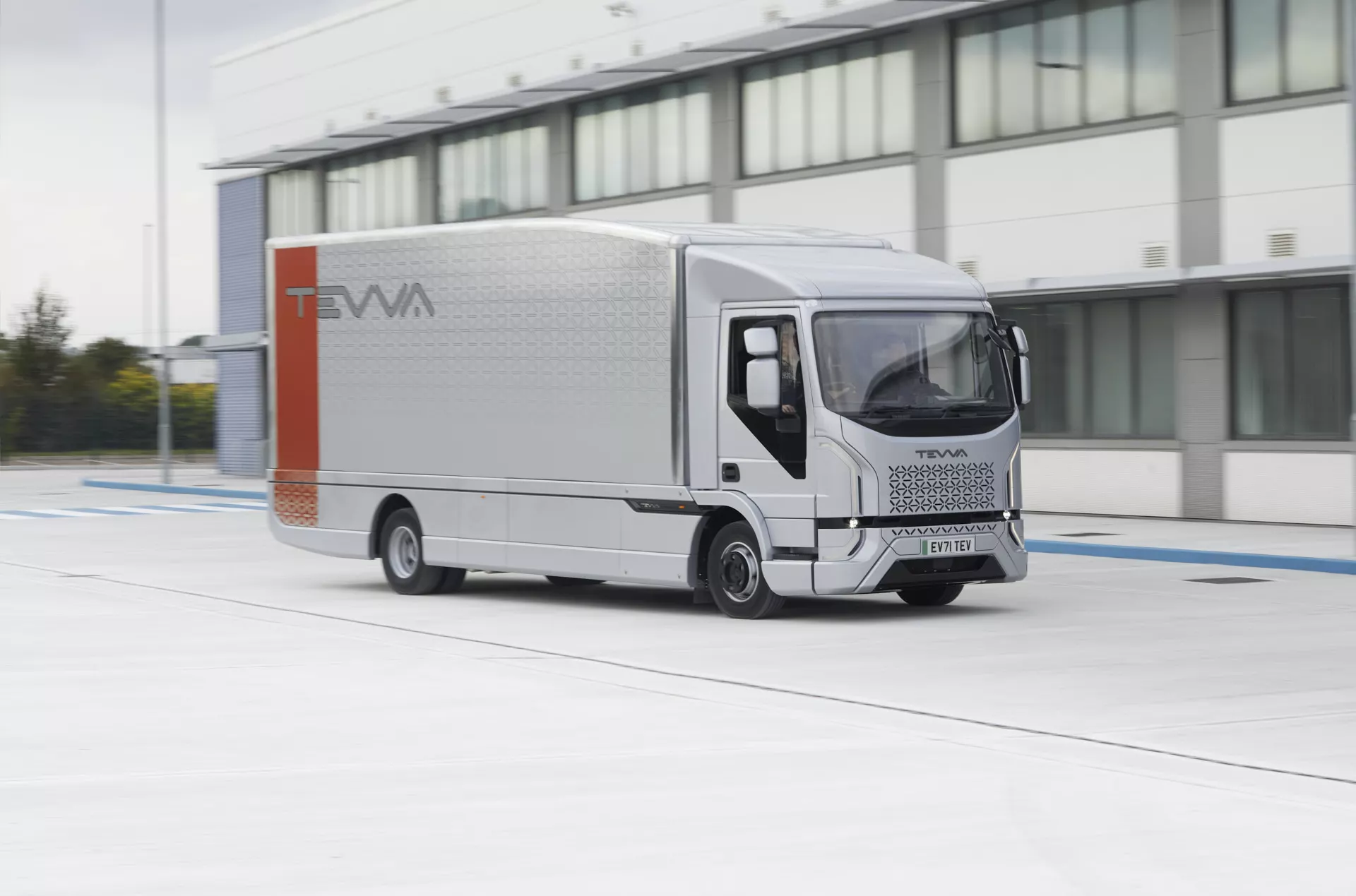 The Tevva Truck is the first in a series of electric freight haulers from the company, with models running from 7.5 tonners right up to 19.5 tonnes
