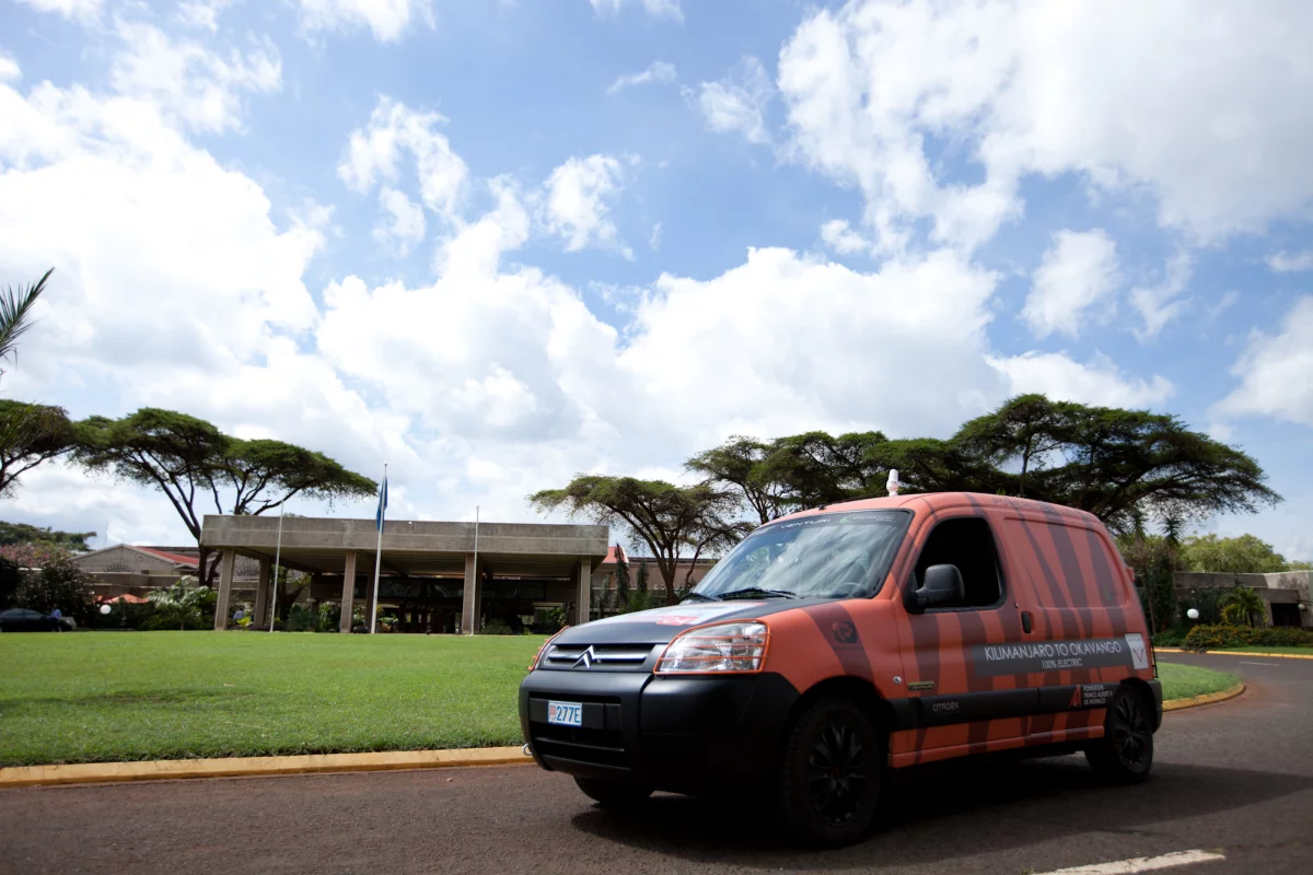 Xavier Chevrin recently began a journey through Africa in an electric Citroën Berlingo to demonstrate the reliability and energy efficiency of electric vehicles under extreme conditions
