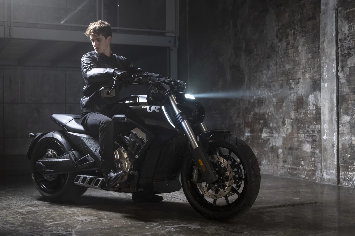 The LFC 700 is powered by a 676cc inline-four mill that produces around 85 hp and 44 lb-ft (60 Nm) of peak torque
