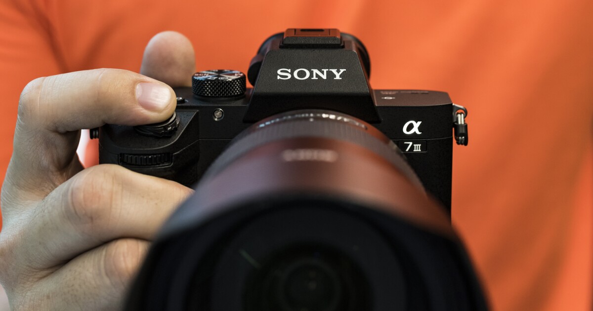 Sony adds flagship features to 2,000 mirrorless camera