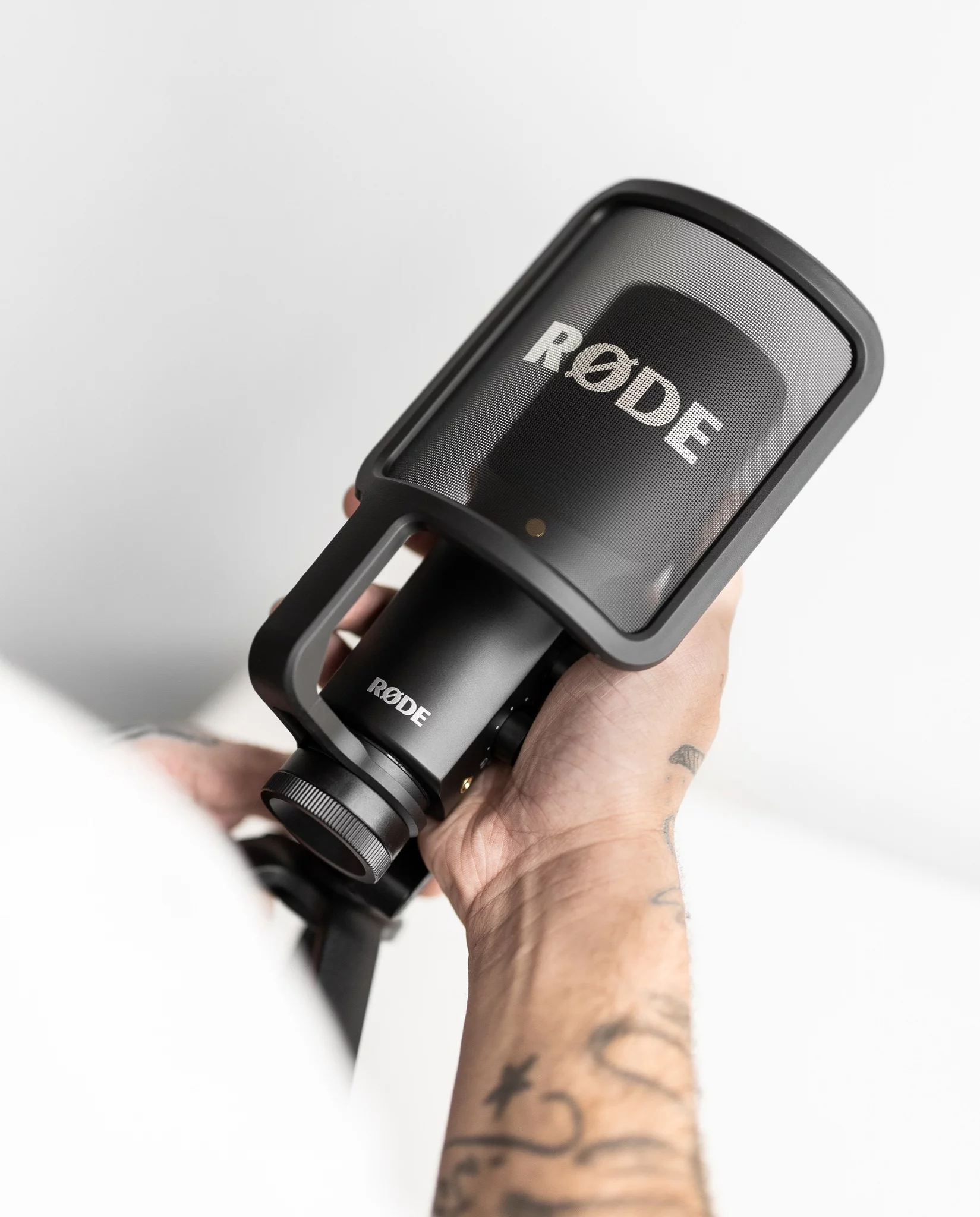 The NT-USB+ condenser microphone has a built-in Revolution Preamp, internal DSP powered by Aphex, and a high-resolution analog-to-digital converter