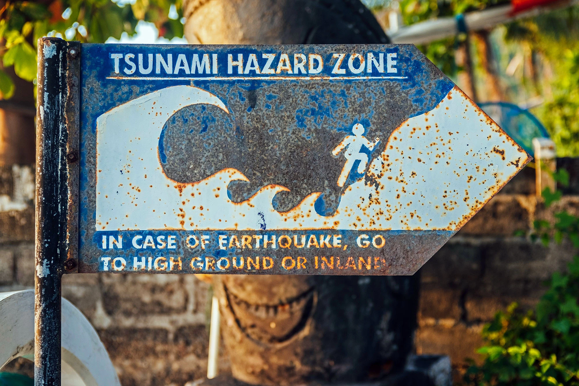 Tsunami warning sign