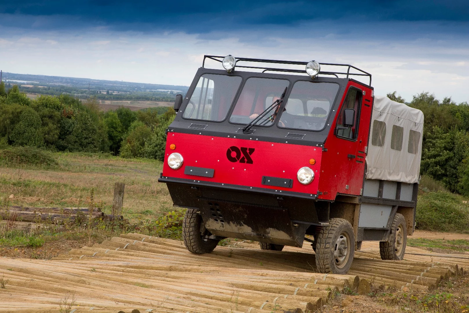 The Ox flatpack truck is built to carry 1,900 kg (4,200 lb) and seat up to 13 people