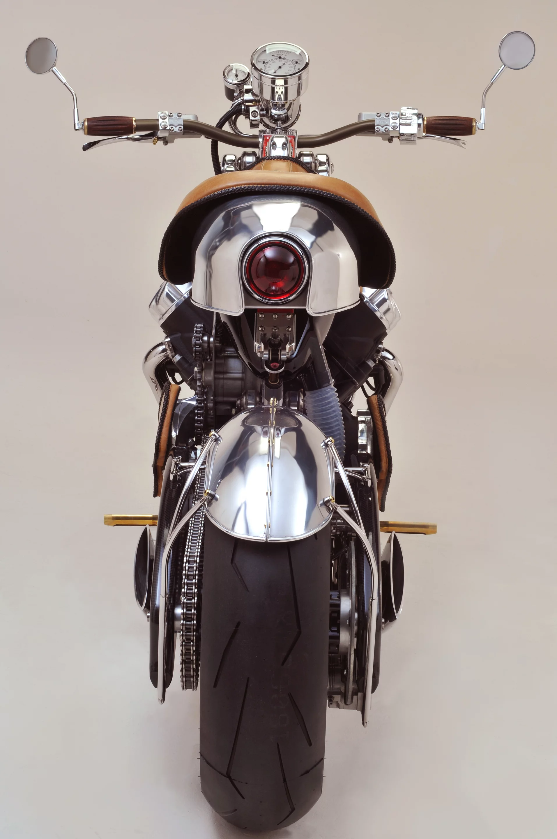 Bienville Legacy: simple, vintage-looking rear end
