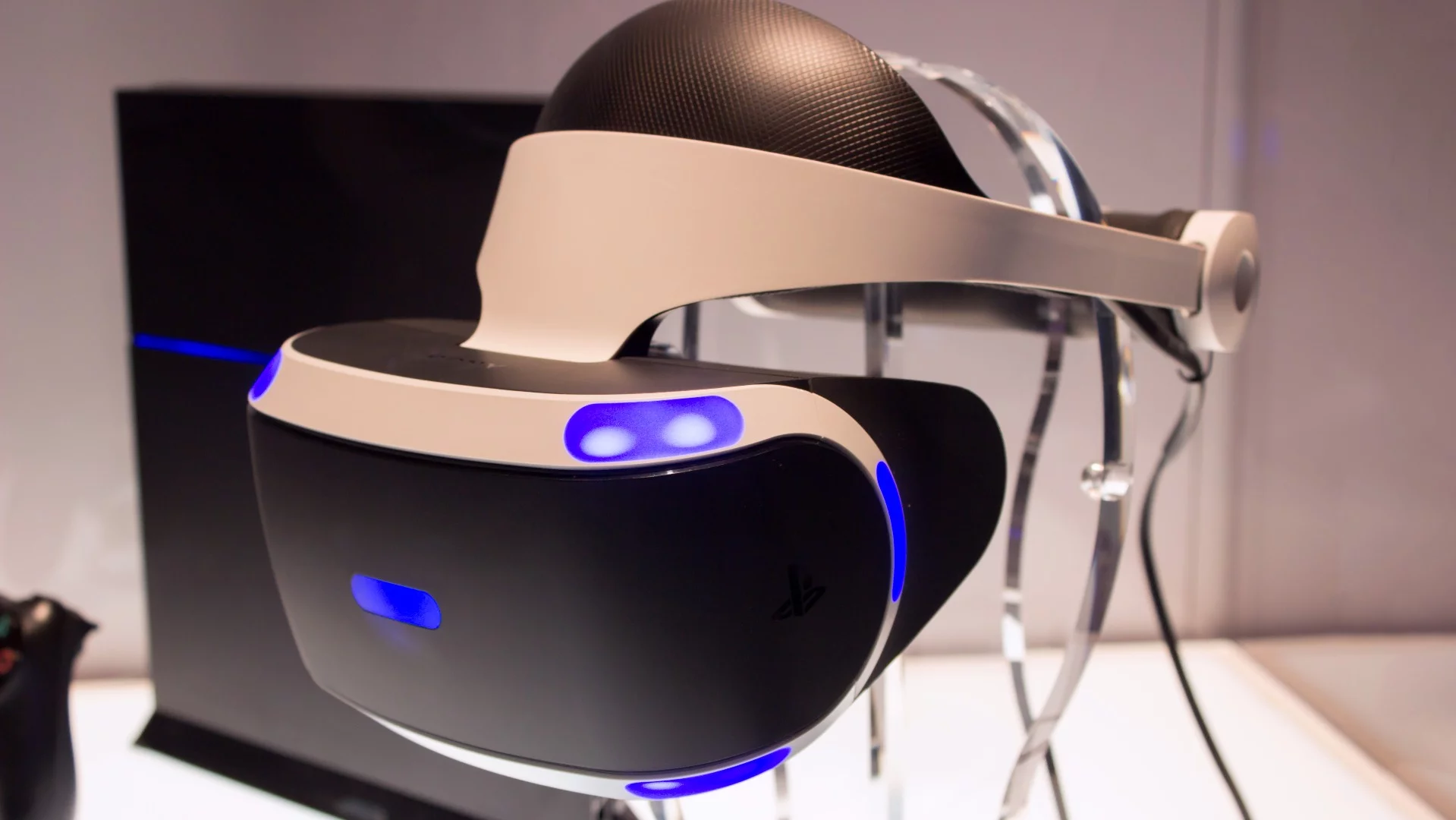 The PlayStation VR will have a head-start in cost and base station adoption, but the overall experience isn't quite on par with the leading Oculus Rift and HTC Vive