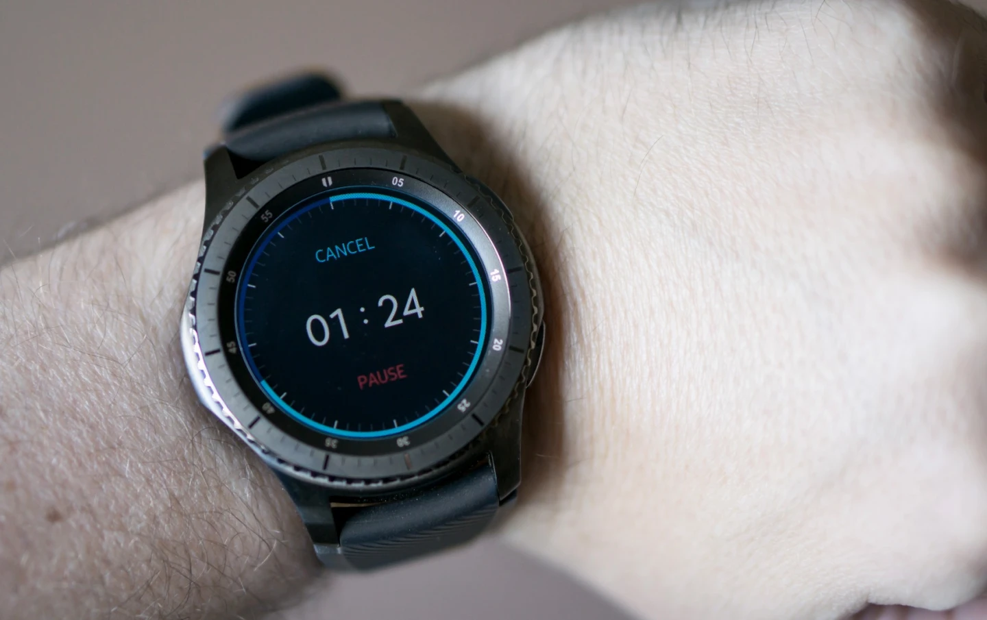 Continuing a concerning trend, timers are currently broken on the Gear S3: They won't notify you when completed