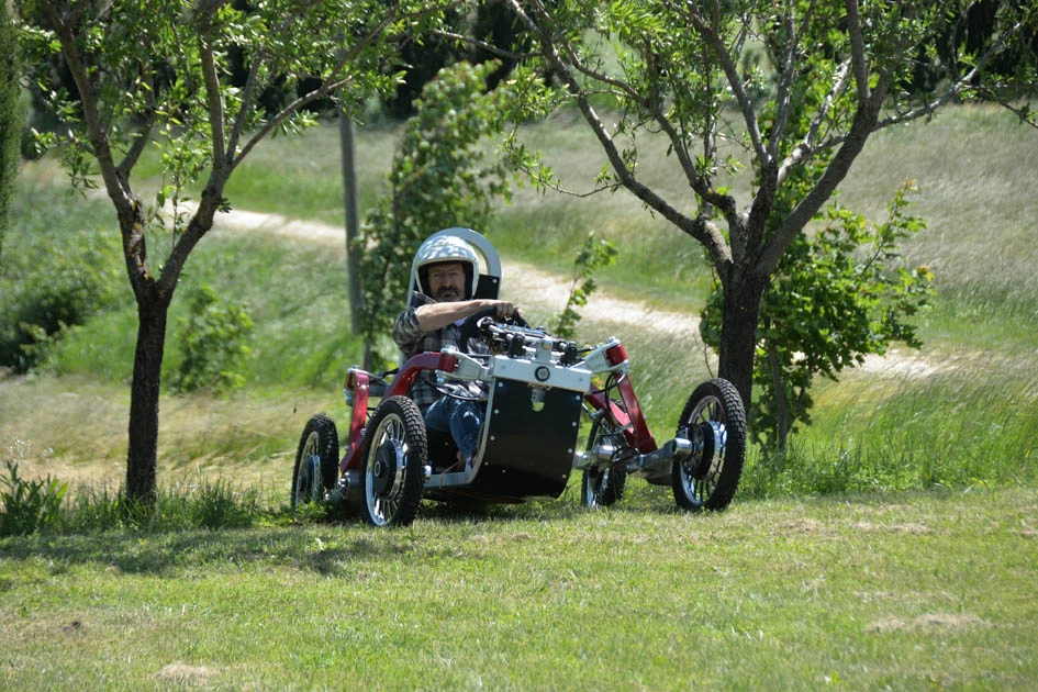 Swincar - tough underside looks like it could do with some extra ground clearance