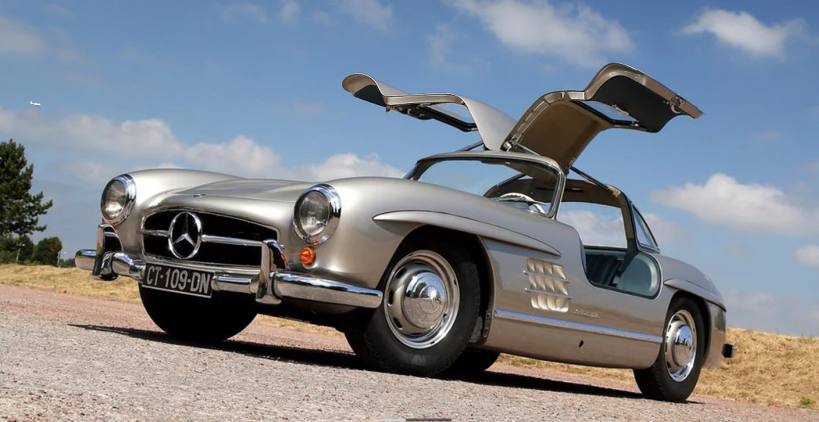 This 1955 Mercedes-Benz 300 SL Gullwing sold for €1,046,500 ($1,139,531)