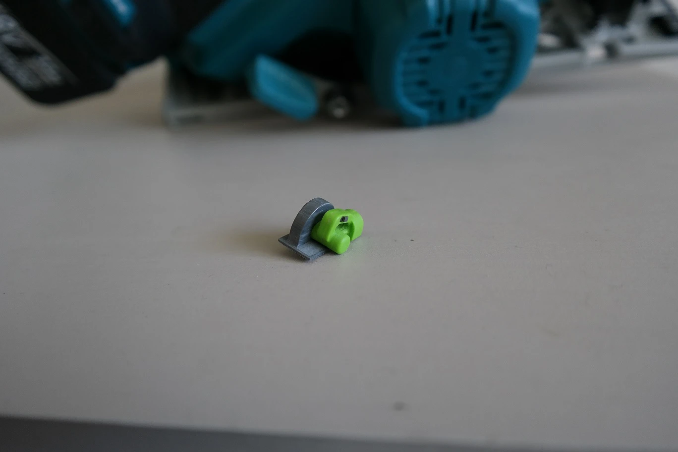 Abernethy 3D-printed the saw in less than an hour