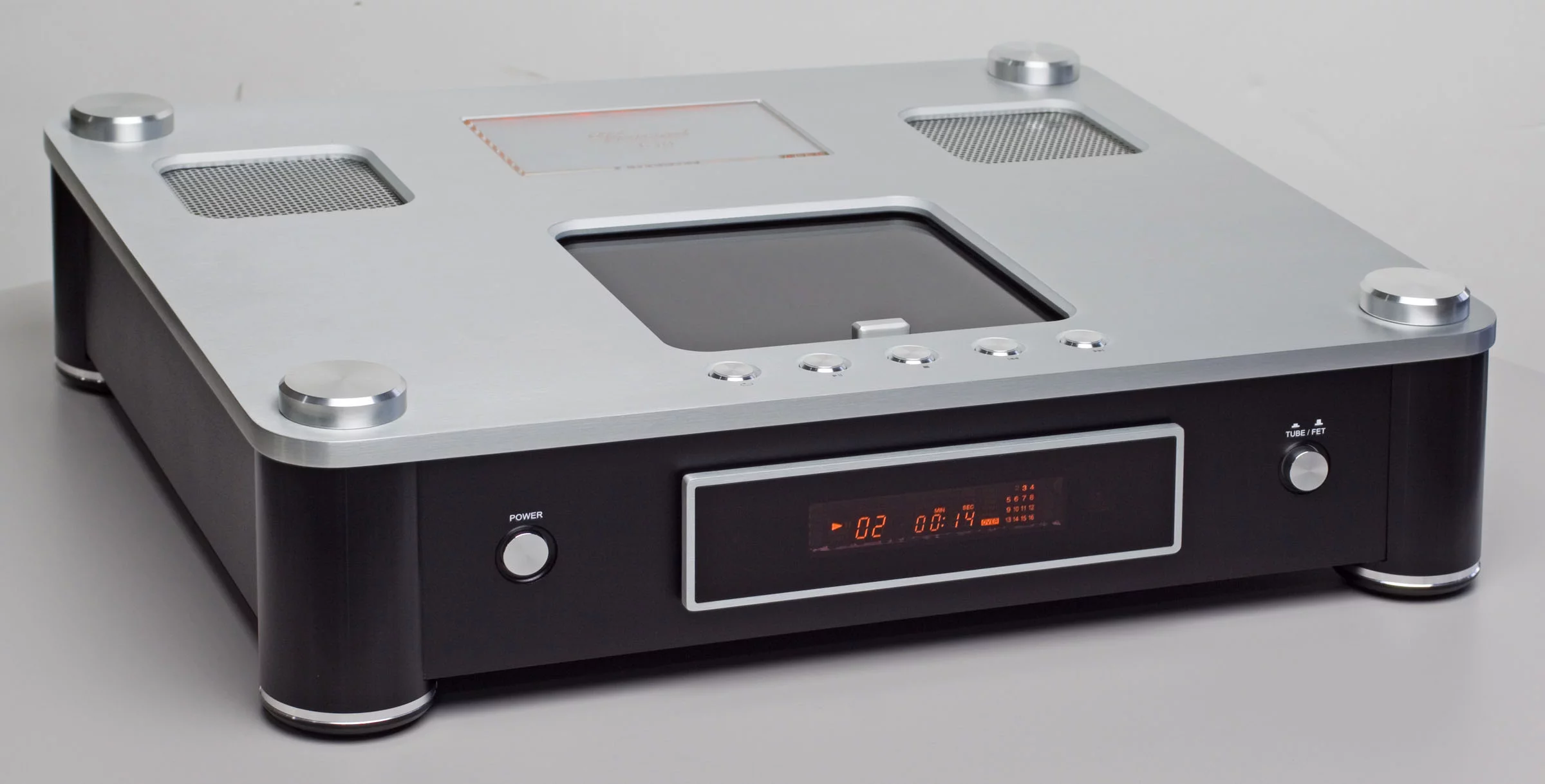 Vincent's C-60 CD player gives the user a choice of vacuum tube or solid-state output, each offering its own distinct audio rendering