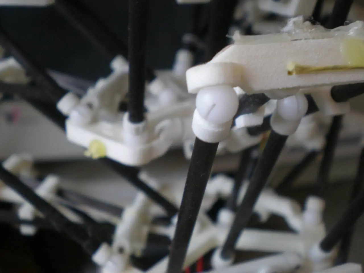 The mechanism is replicated as many times as needed to achieve the right length (Photo: Aad van der Geest)