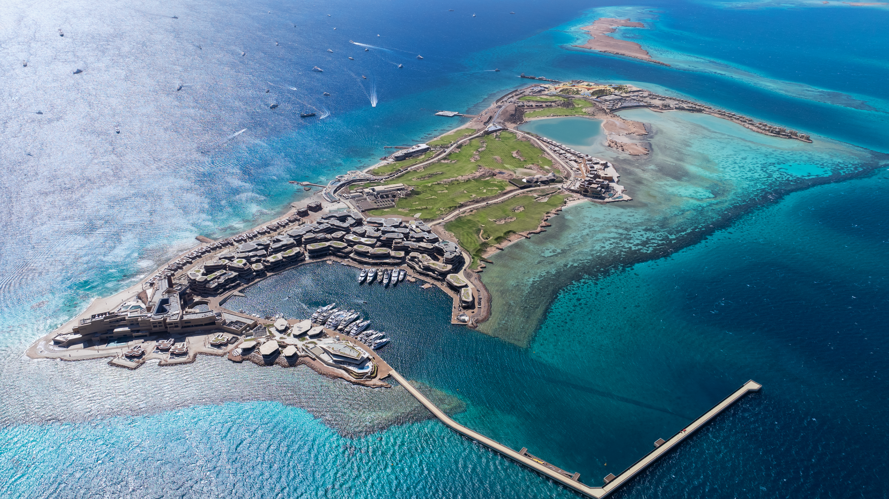 Sindalah is located 5 km (3.1 miles) from the mainland Saudi coastline and measures 83 hectares (207 acres)