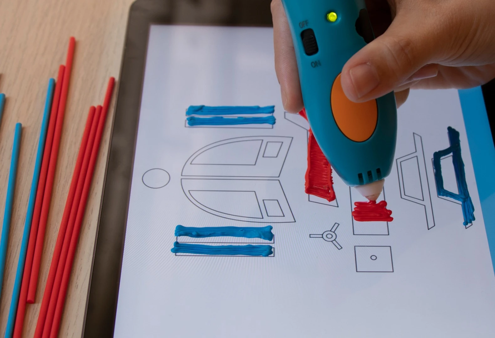 The 3Doodler App will walk users through 3D drawing basics